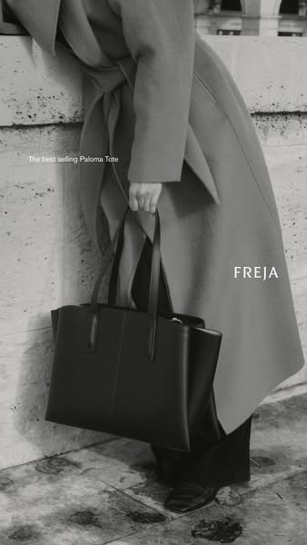 The Paloma Tote, Carried