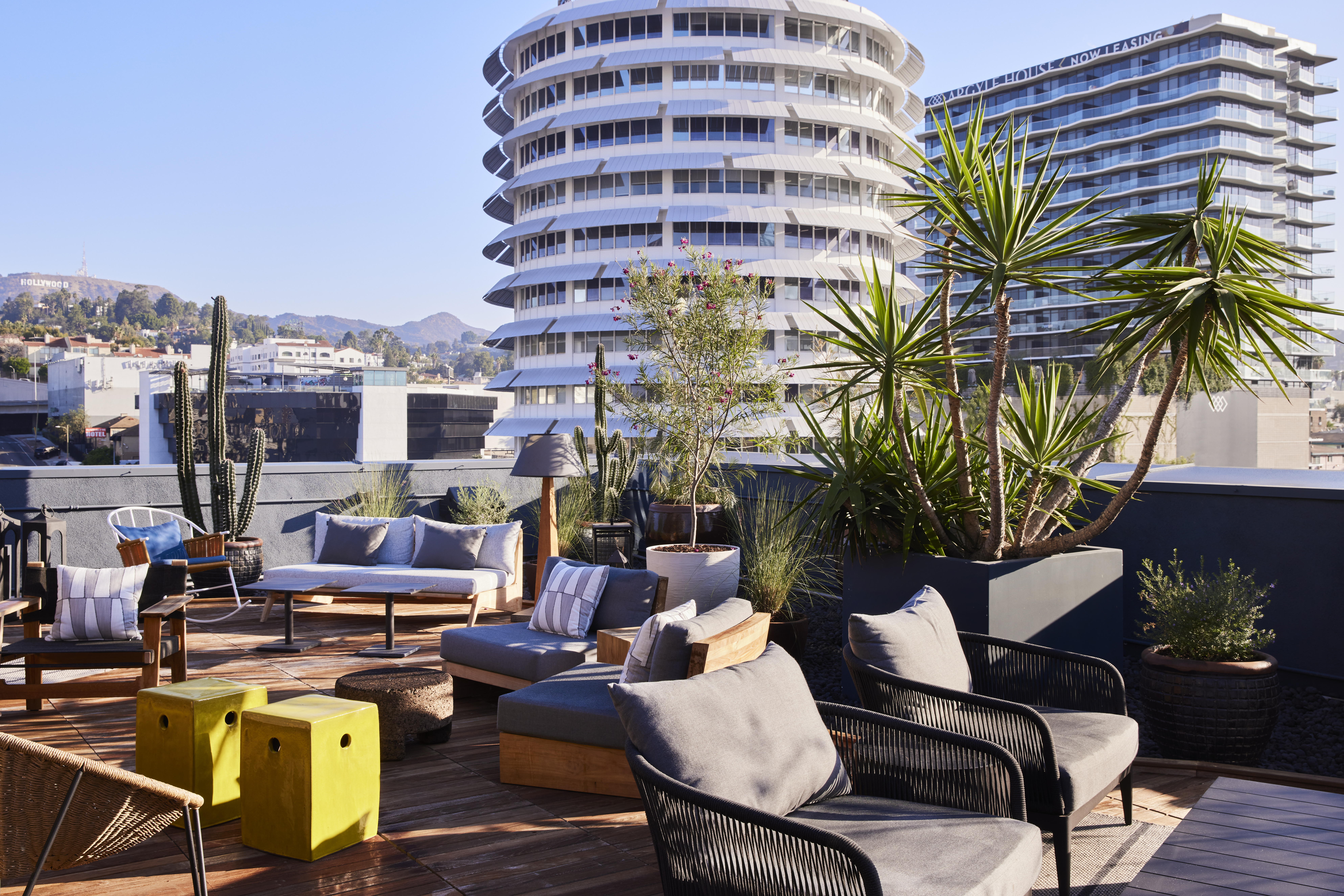 Hotels Above Par image