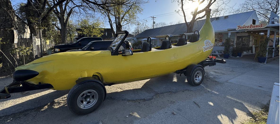 【ZAZA JP】banana dieselフル World's Longest Banana Car Rolls Into Austin, TX