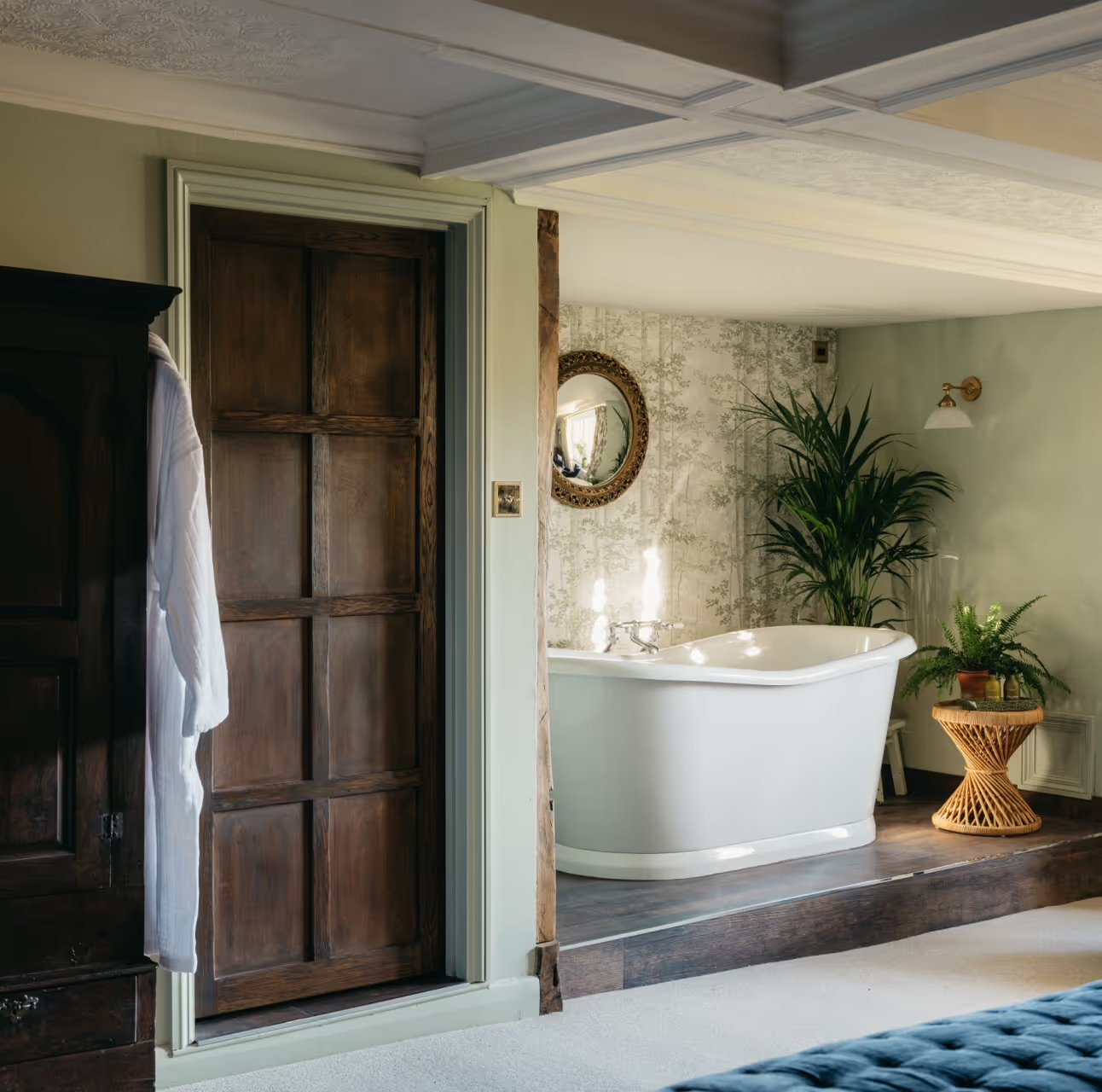 Guest bathroom with a freestanding white bathtub