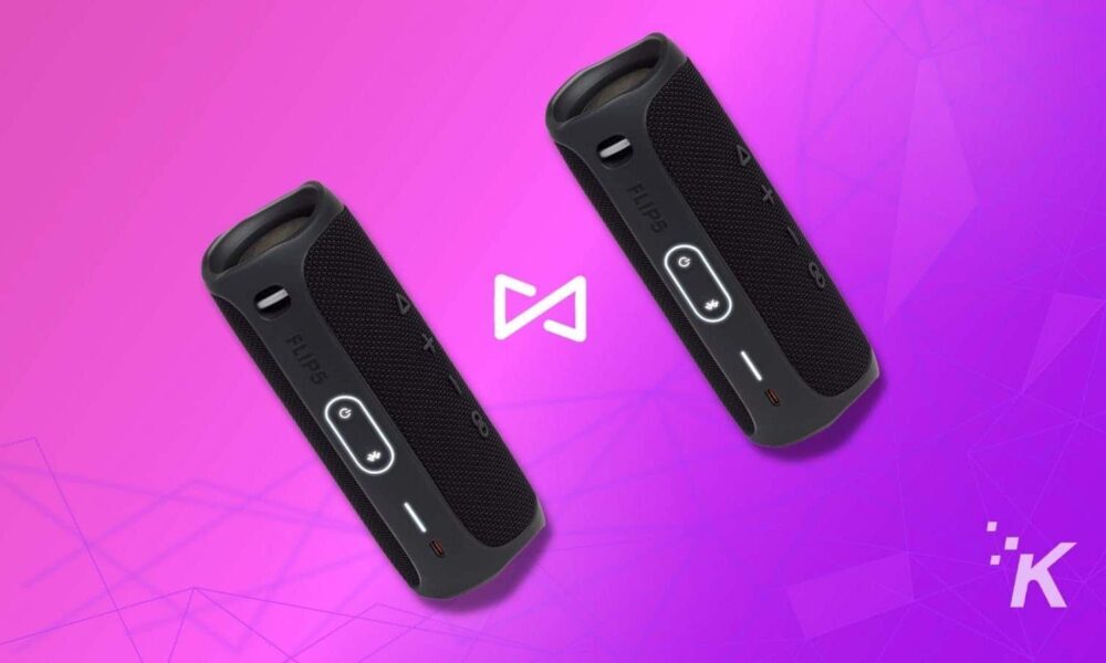 How to connect JBL speakers together