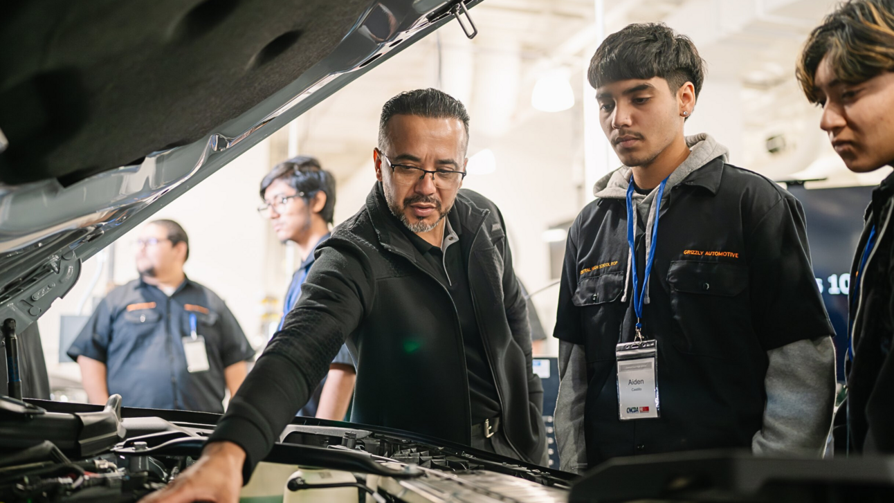 Automotive tech apprentices