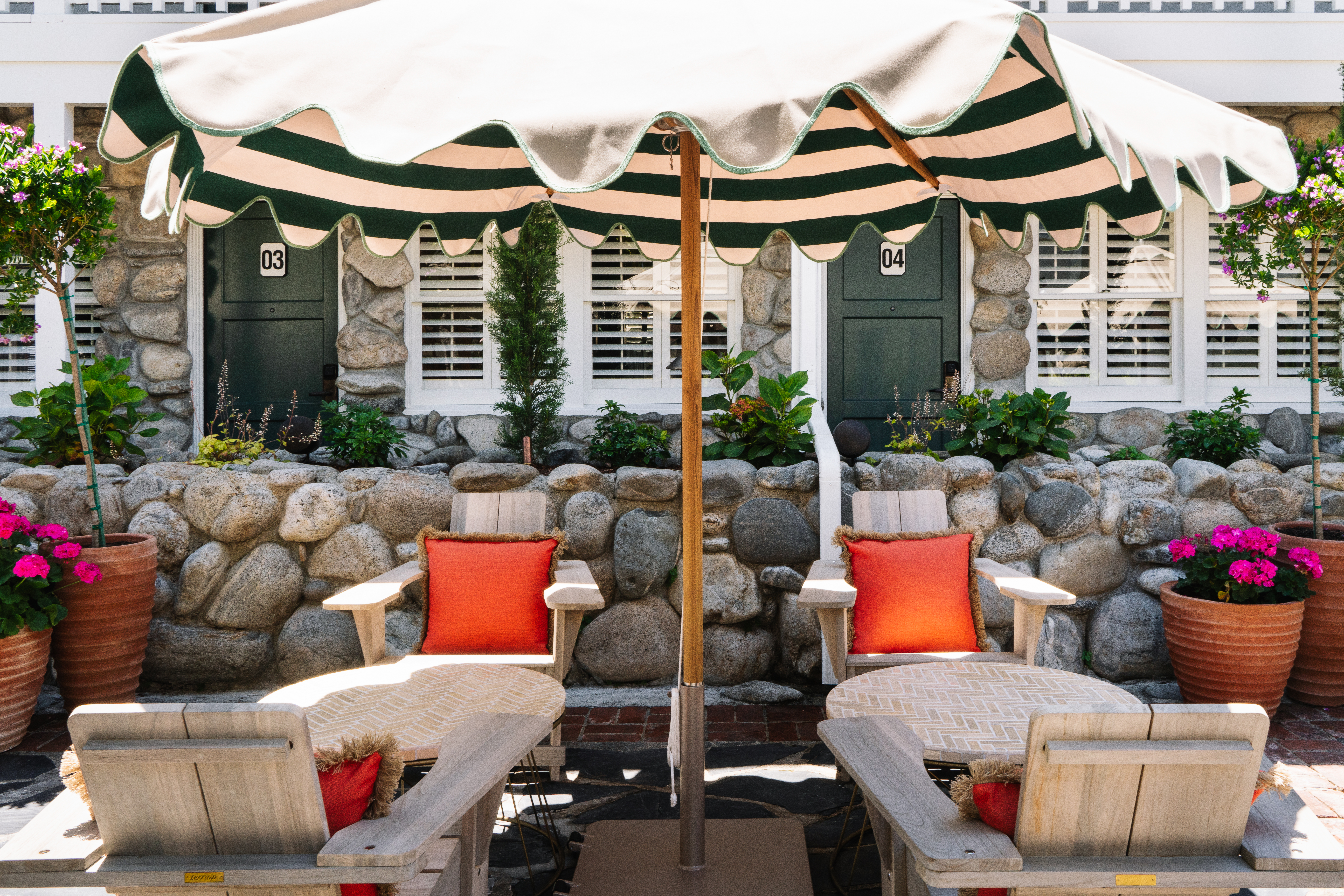Amenities at Le Petit Pali at 8th Ave