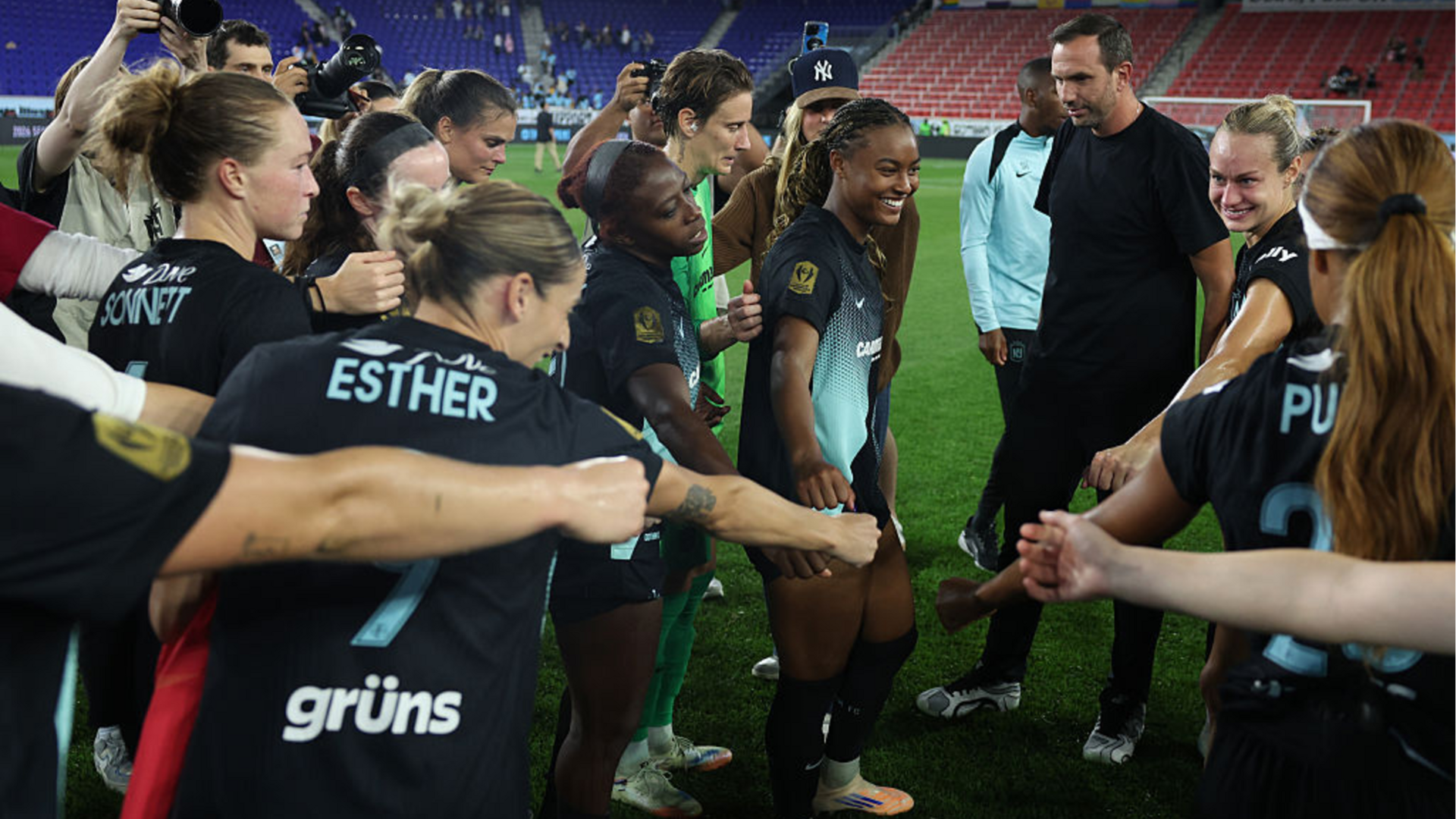 Gotham shoots to spoil Orlando’s repeat NWSL title bid post thumbnail