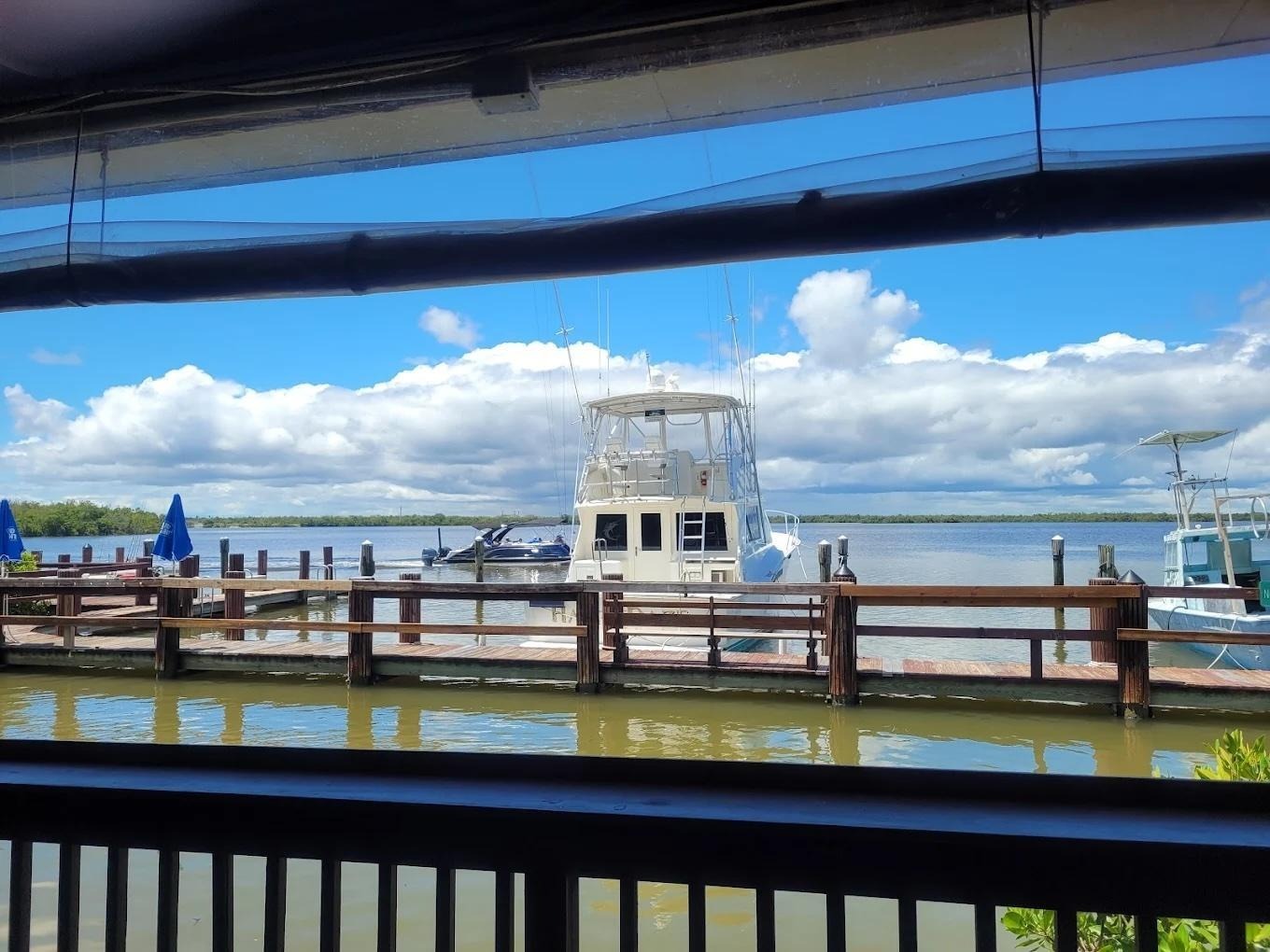 Dockside dining in Naples