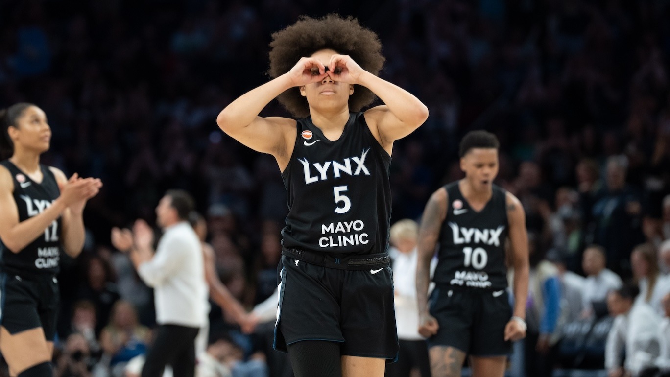 Lynx rookie Olivia Miles soars over Phoenix post thumbnail