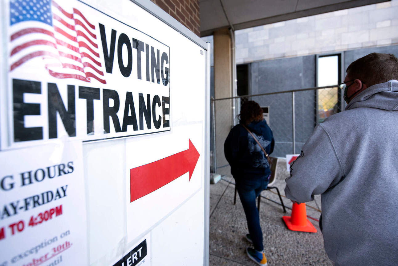 Voting Machine Glitches in Pennsylvania County Lead to Two-Hour Extension