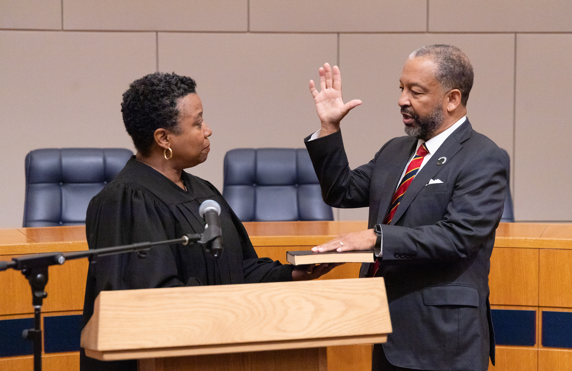 New mayor reports no financial conflicts