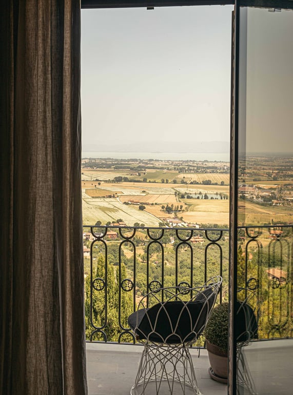 Balcony overlooking the Umbrian countryside at Rastrello