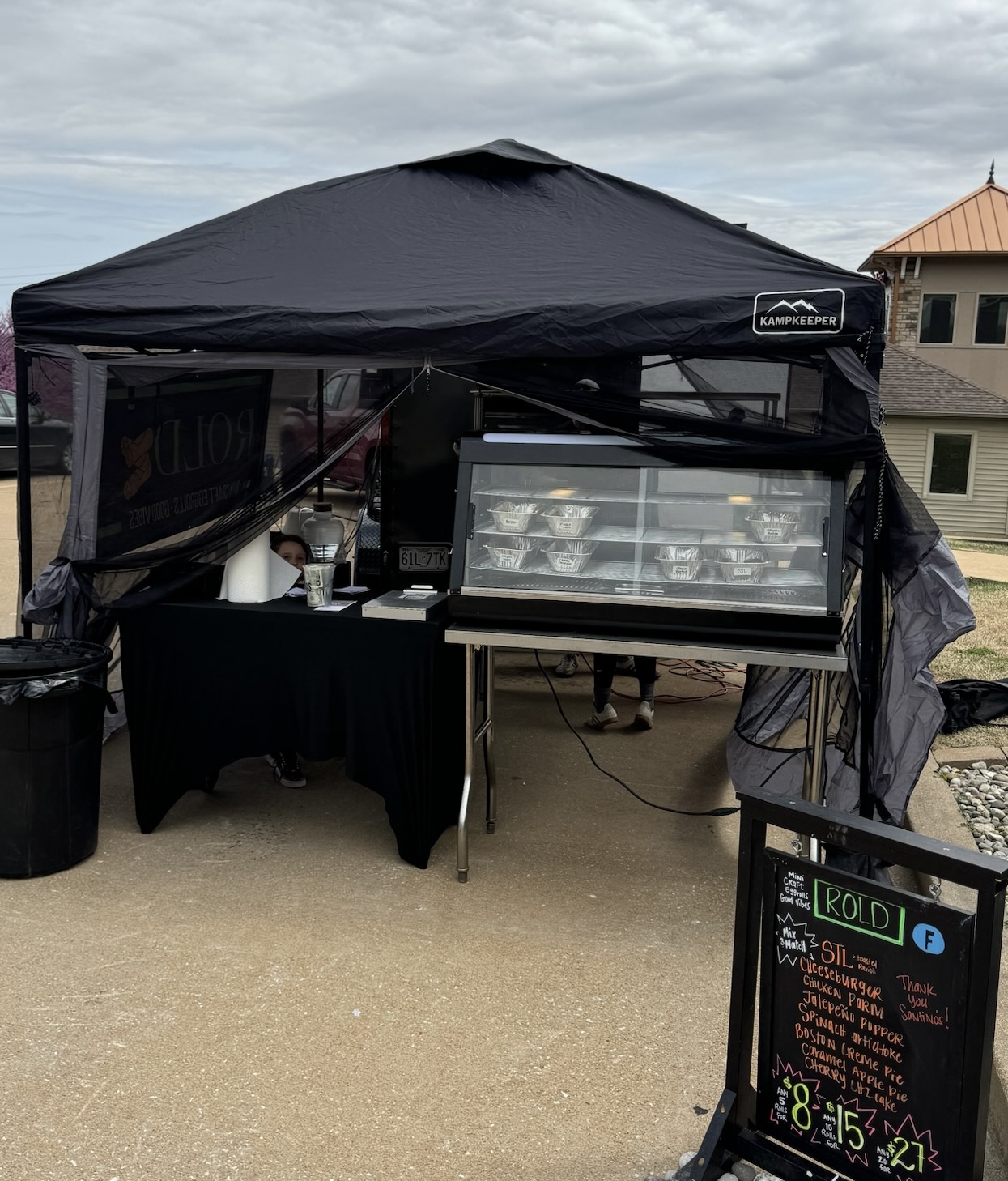 [PHOTO DESCRIPTION - ROLD STALL OR EARLY SETUP]