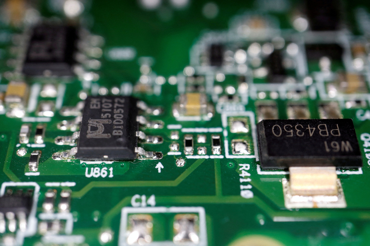 U.S. Seeks to Rein in AI Chip Exports to China