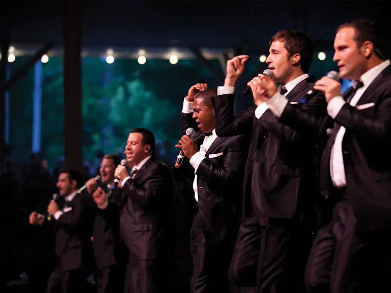 Straight No Chaser: Holiday Road Tour