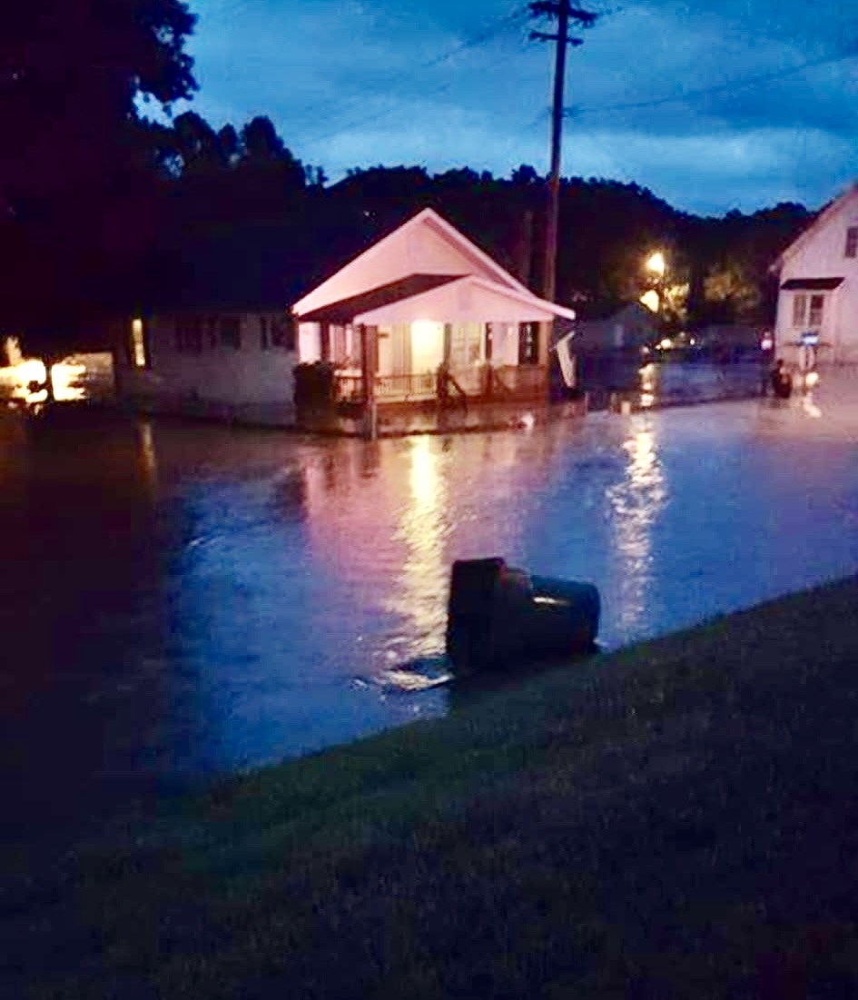 Flooding in De Soto at night