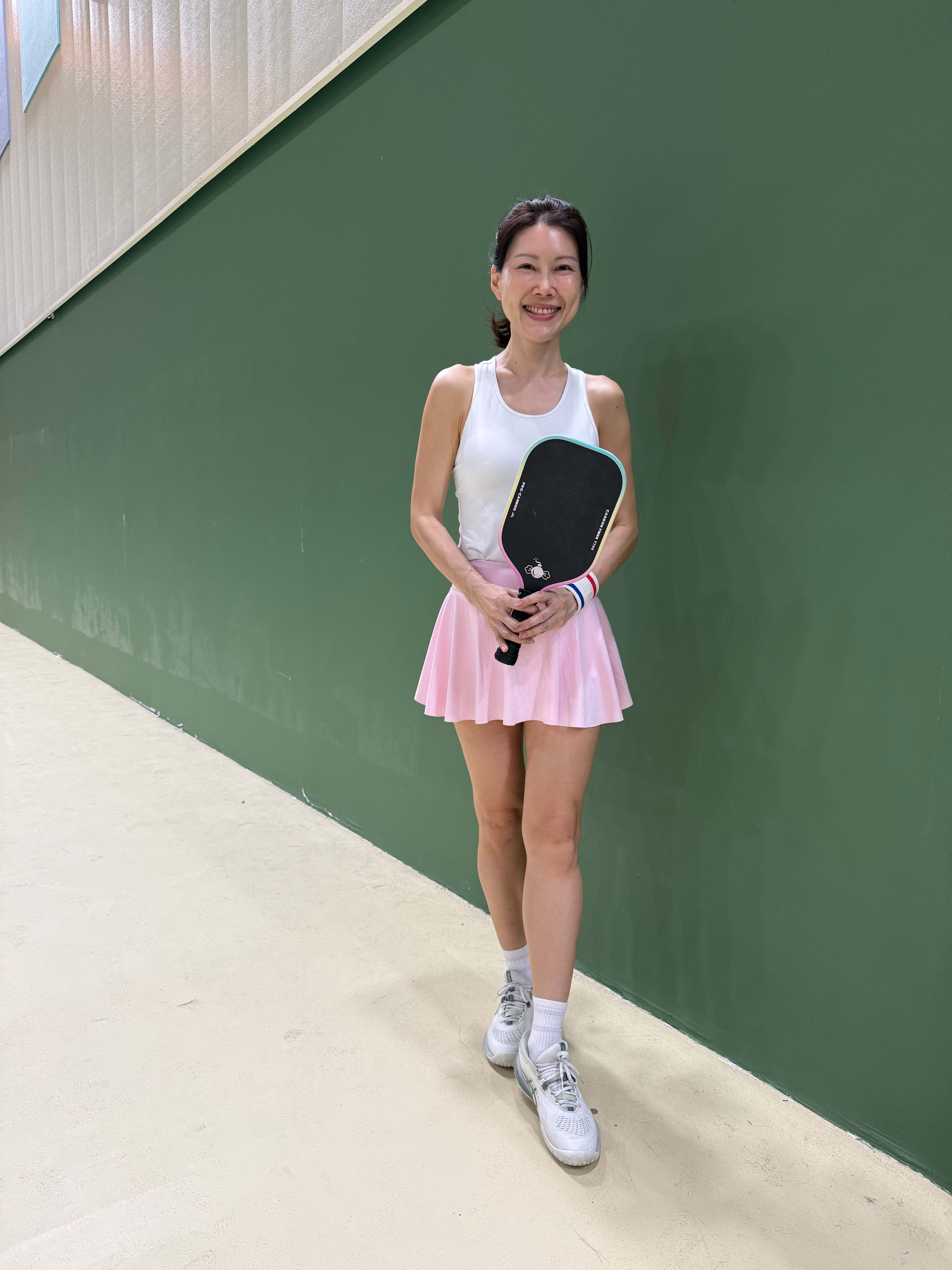 Jia Hui, smiley and leggy