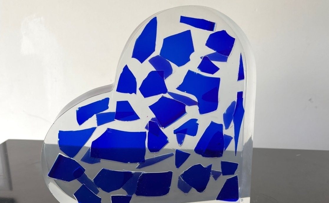 Changles wedding glass sculpture, clear resin heart with blue glass shards