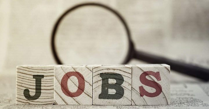 The Private Sector : Between the Lines of Decline