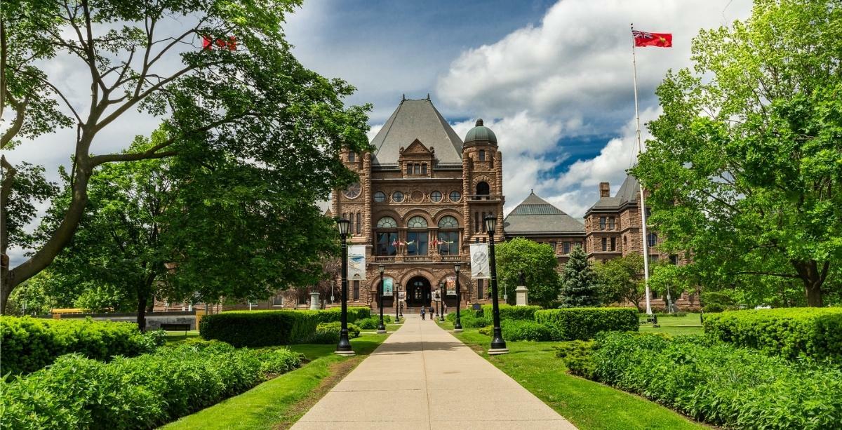 The province has no plan to fix the healthcare system