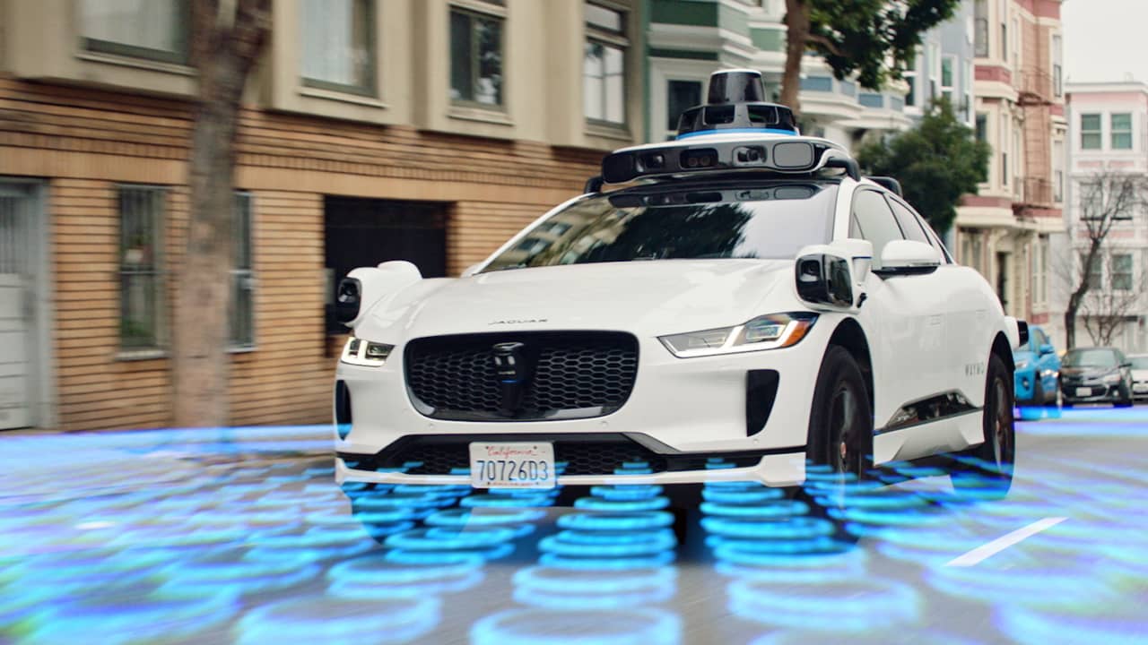 Waymo hits 500K weekly rides