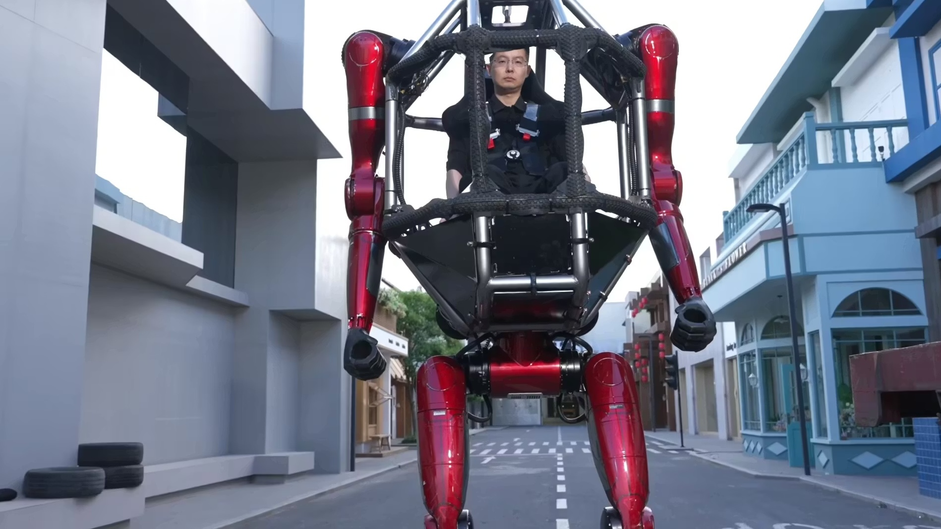 Meet Unitree's giant new mech
