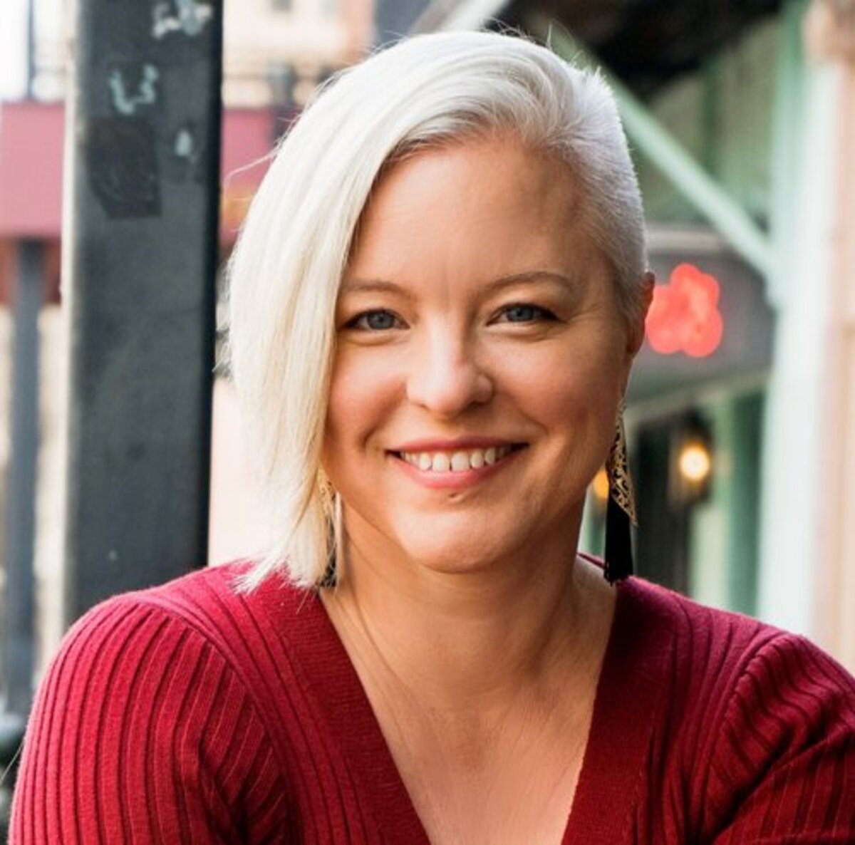 Dr. Laura Jurgens